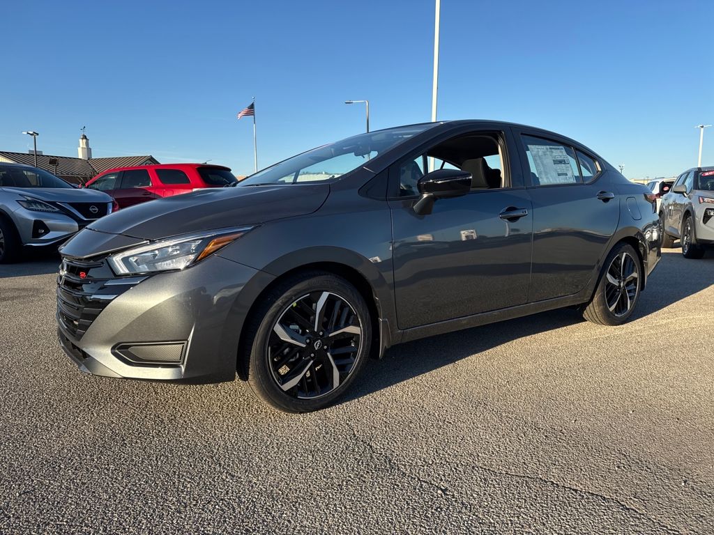 2025 Nissan Versa Sedan SR's photo