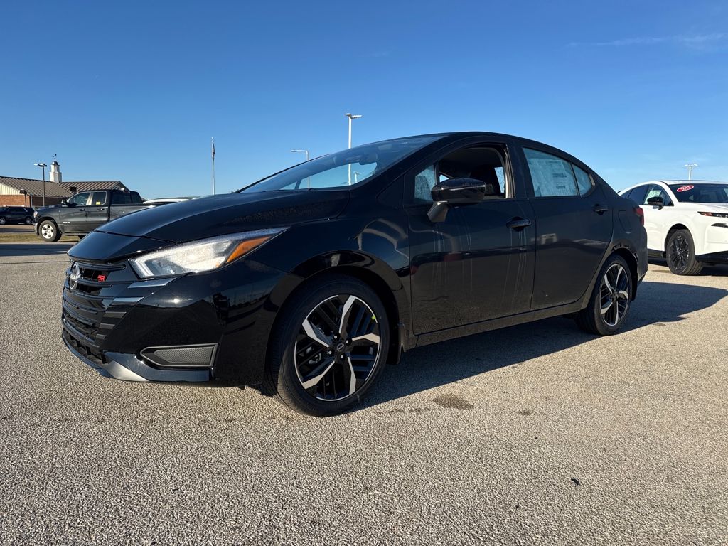 2025 Nissan Versa Sedan SR's photo