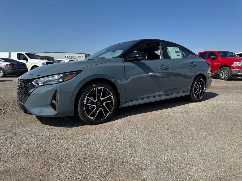 2025 Nissan Sentra SR's photo