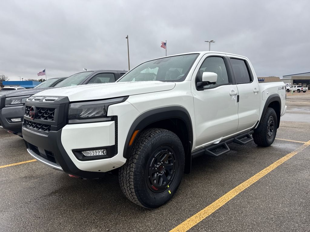 2026 Nissan Frontier PRO-4X's photo