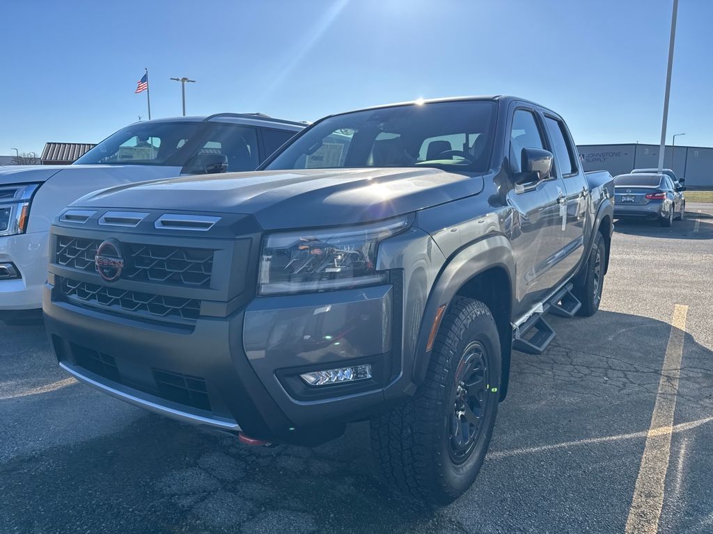 2026 Nissan Frontier PRO-4X's photo