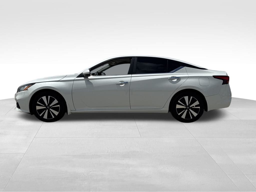 2022 Nissan Altima 2.5 SV photo 2