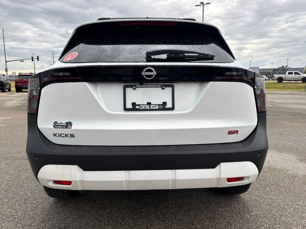 New 2026 Nissan Kicks SR SUV