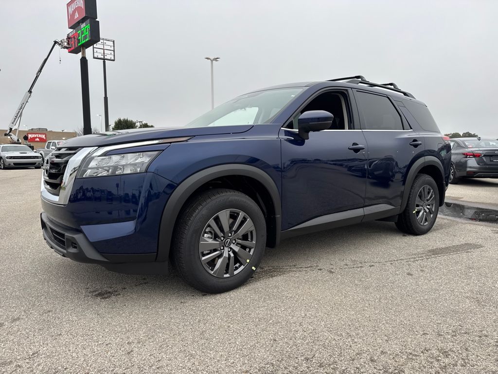 2025 Nissan Pathfinder SV
