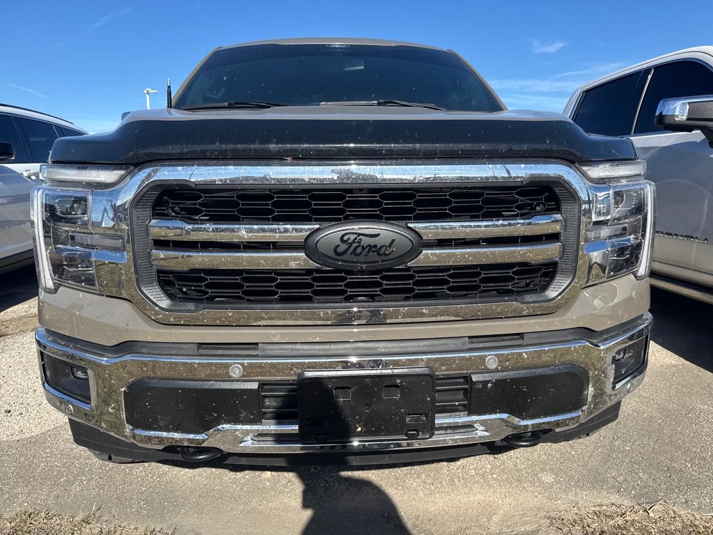 2025 Ford F-150 Lariat photo 2