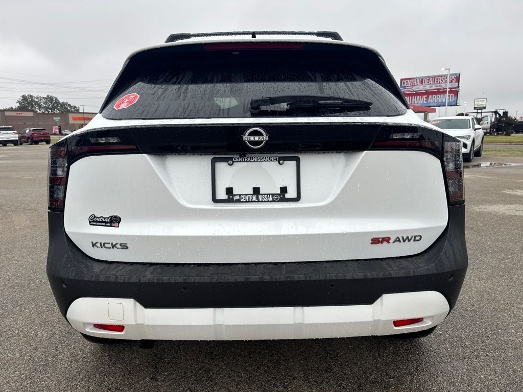 New 2026 Nissan Kicks SR SUV