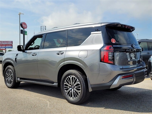 2025 Nissan Armada SL photo 3