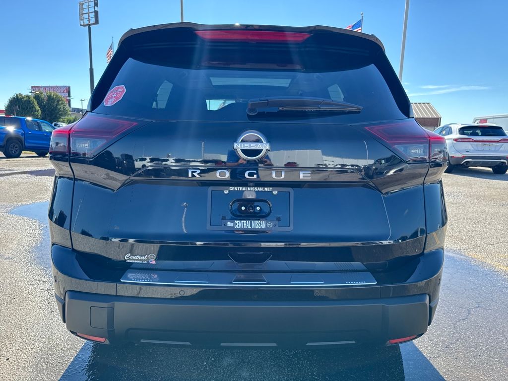 2026 Nissan Rogue SV photo 2