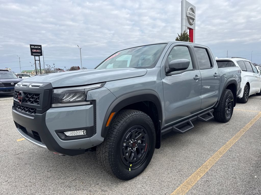 2026 Nissan Frontier PRO-4X's photo