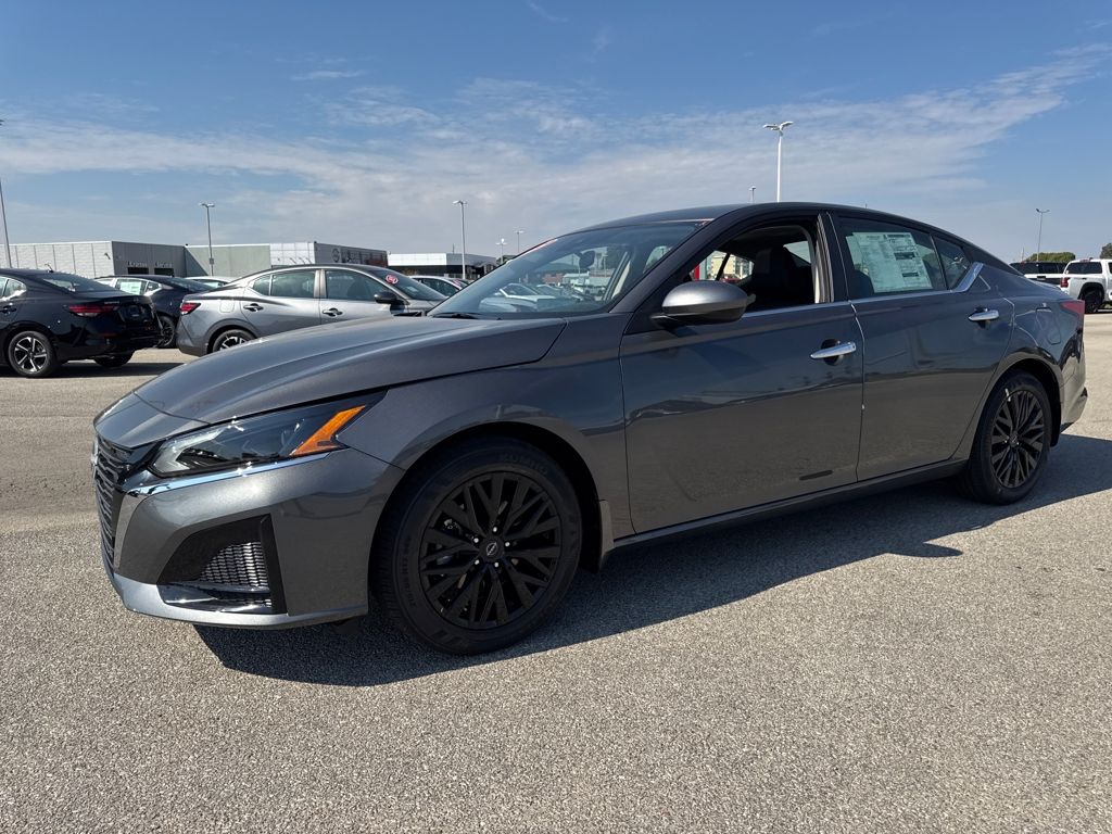 2025 Nissan Altima SV's photo