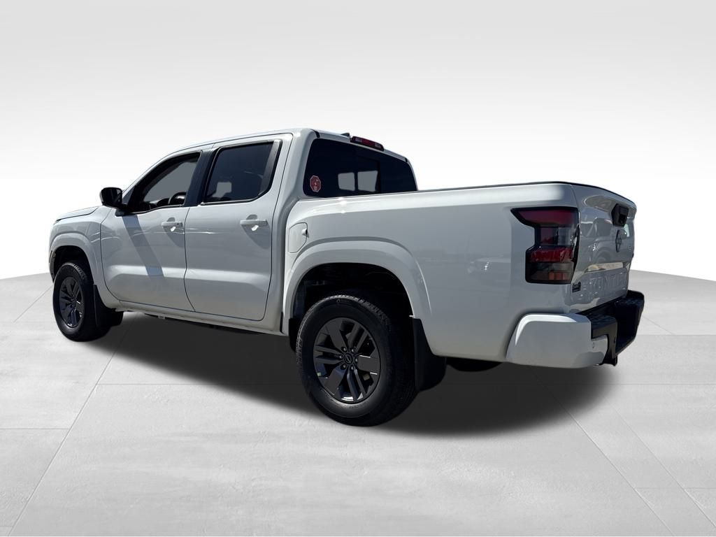 2026 Nissan Frontier SV photo 3