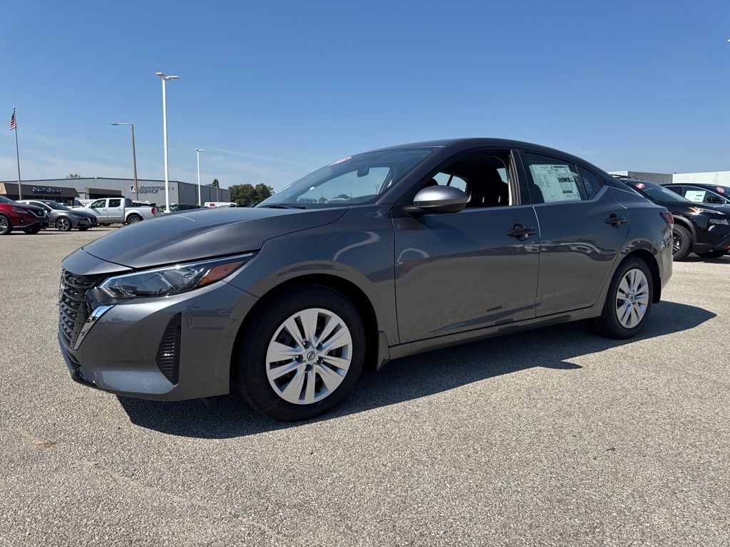 2025 Nissan Sentra S's photo