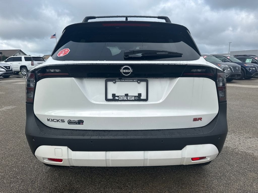New 2026 Nissan Kicks SR SUV