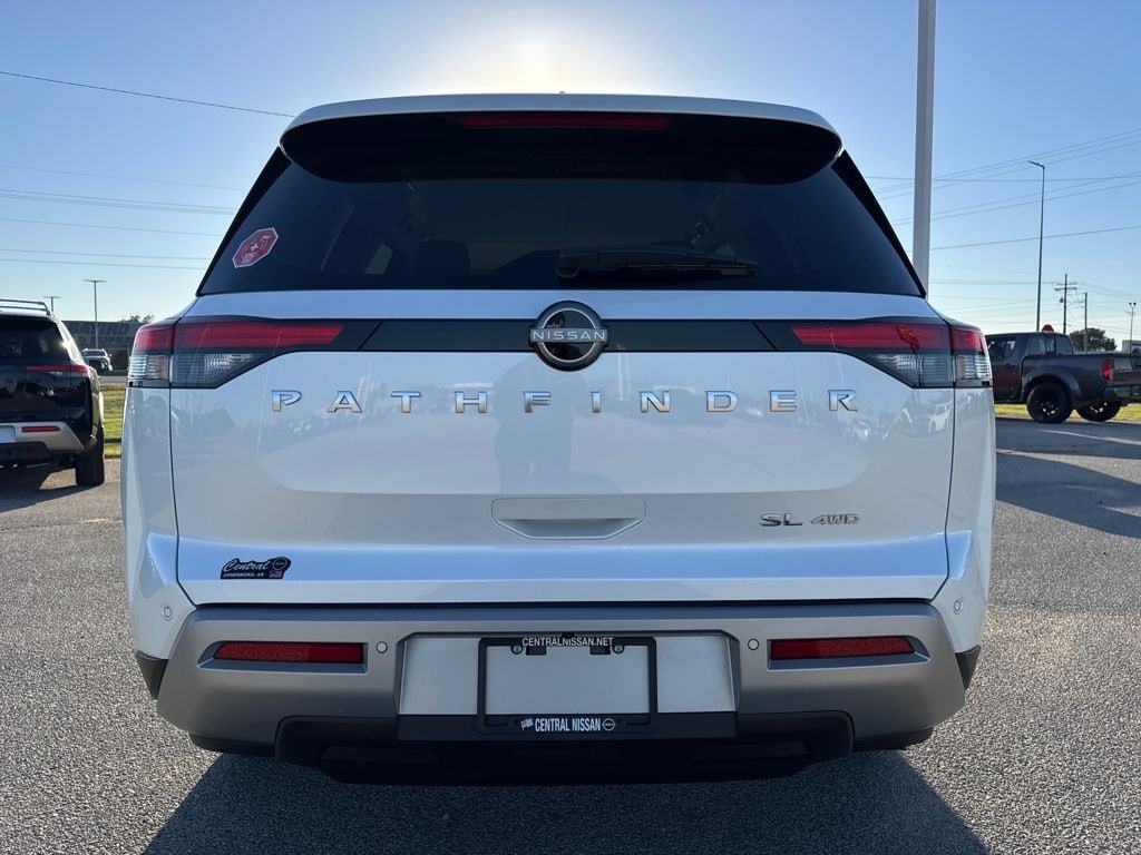 New 2025 Nissan Pathfinder SL SUV