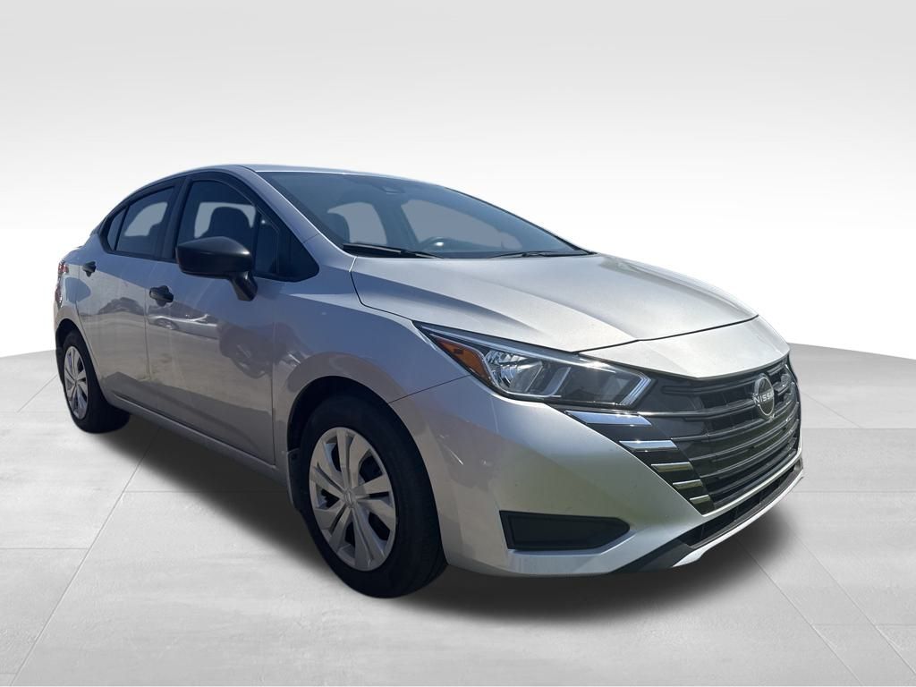 2024 Nissan Versa 1.6 S photo 3