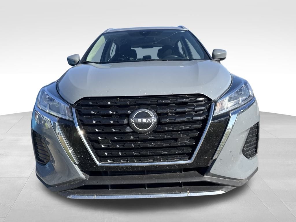 2023 Nissan Kicks SV photo 2