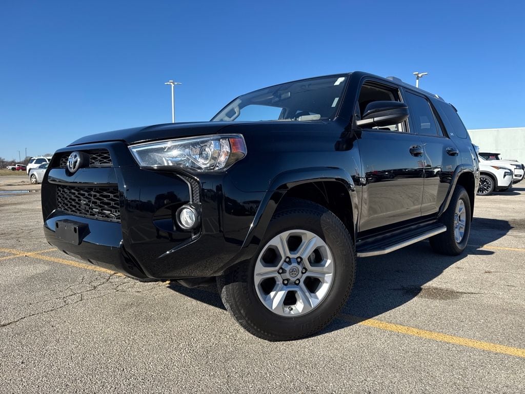 2018 Toyota 4Runner SR5's photo