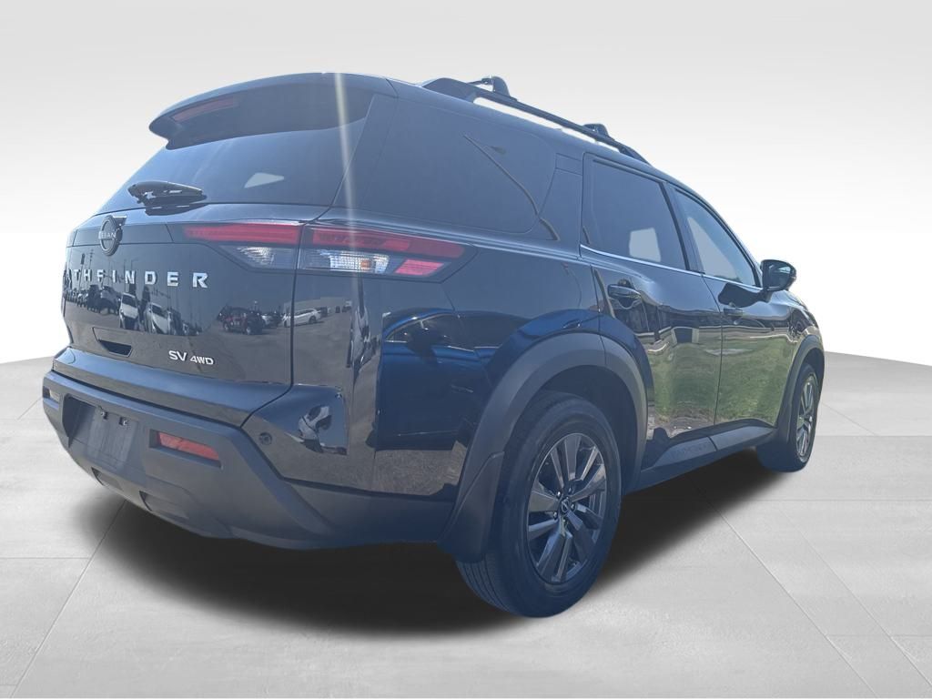 2023 Nissan Pathfinder SV photo 3