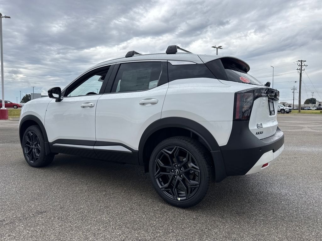 New 2026 Nissan Kicks SR SUV