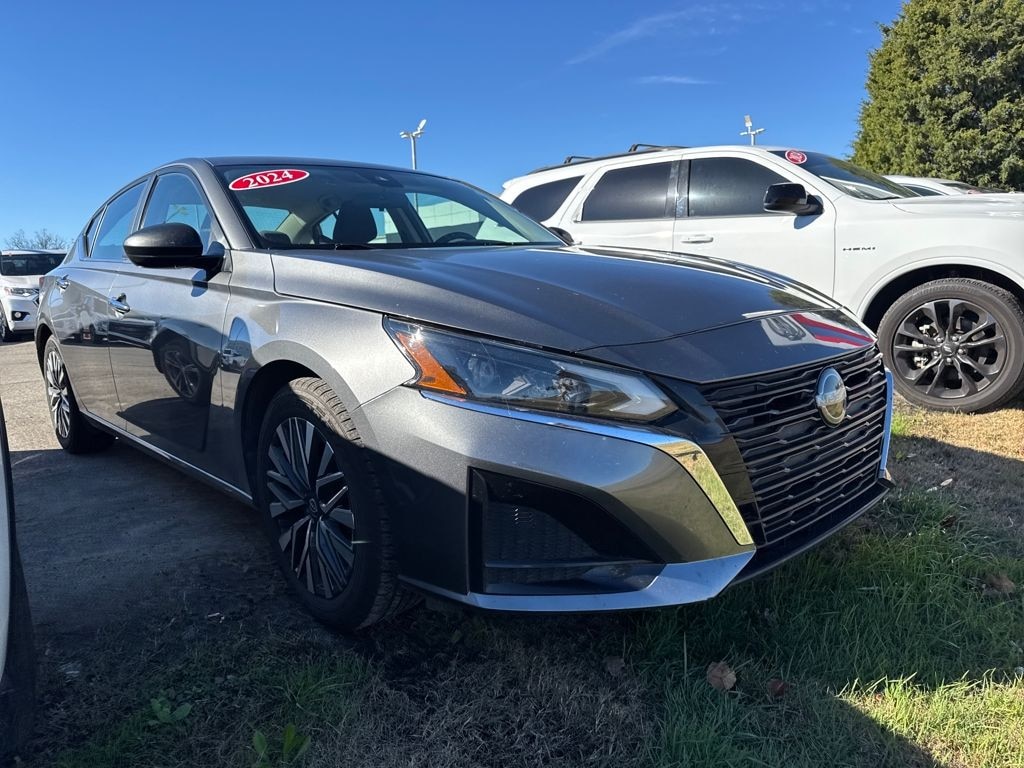 Used 2024 Nissan Altima 2.5 SV Sedan