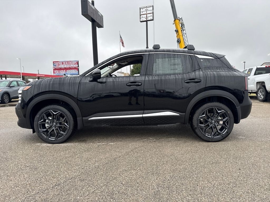 New 2026 Nissan Kicks SR SUV