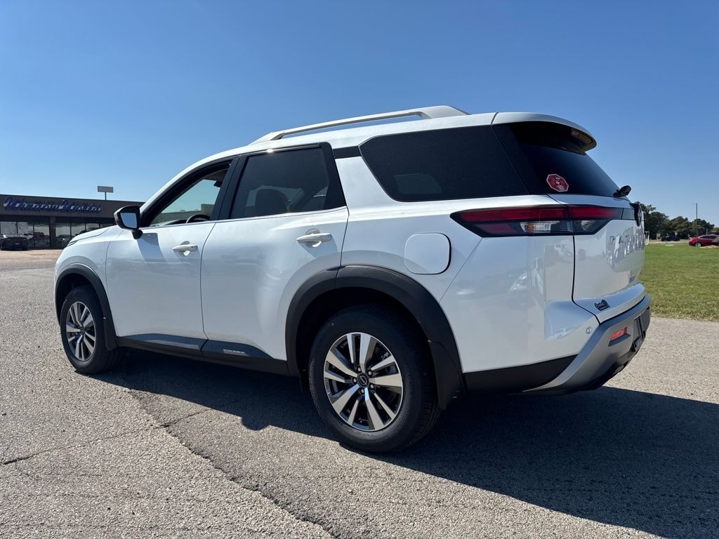 New 2025 Nissan Pathfinder SL SUV