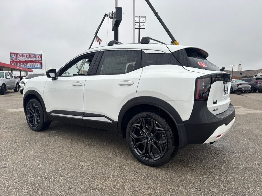 New 2026 Nissan Kicks SR SUV