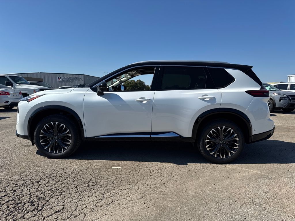 2026 Nissan Rogue Platinum photo 2