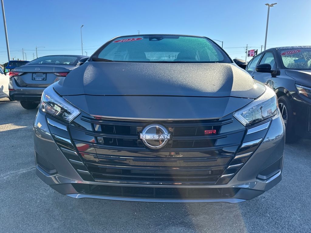 2025 Nissan Versa 1.6 SR photo 2