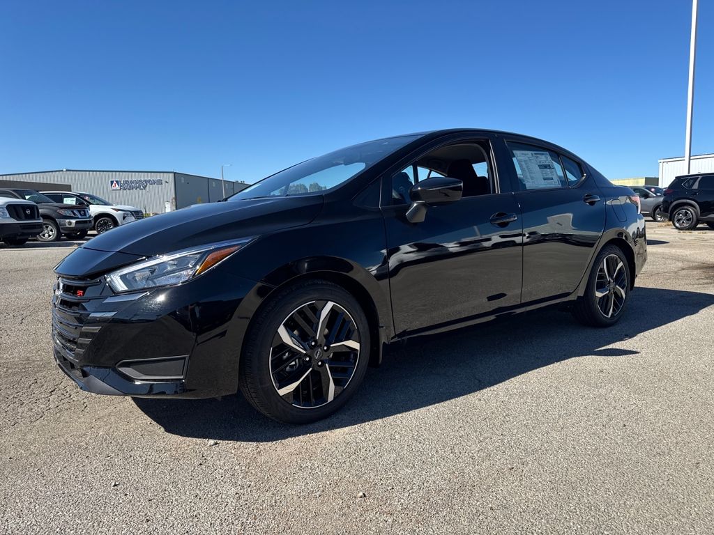 2025 Nissan Versa Sedan SR's photo