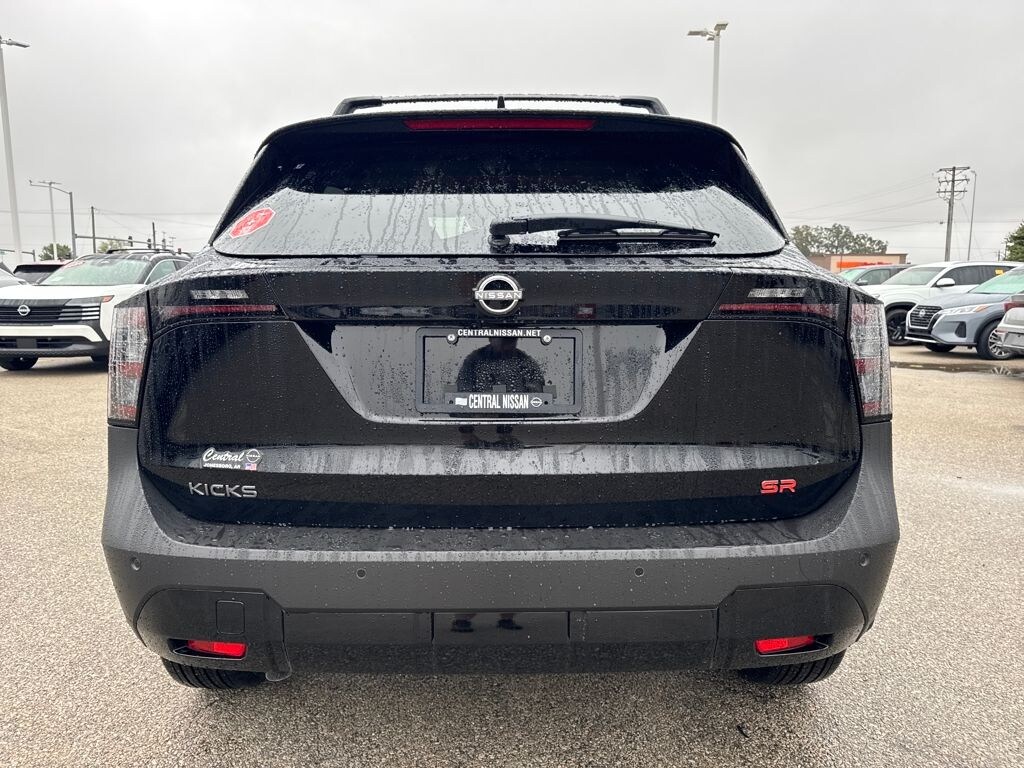 New 2026 Nissan Kicks SR SUV