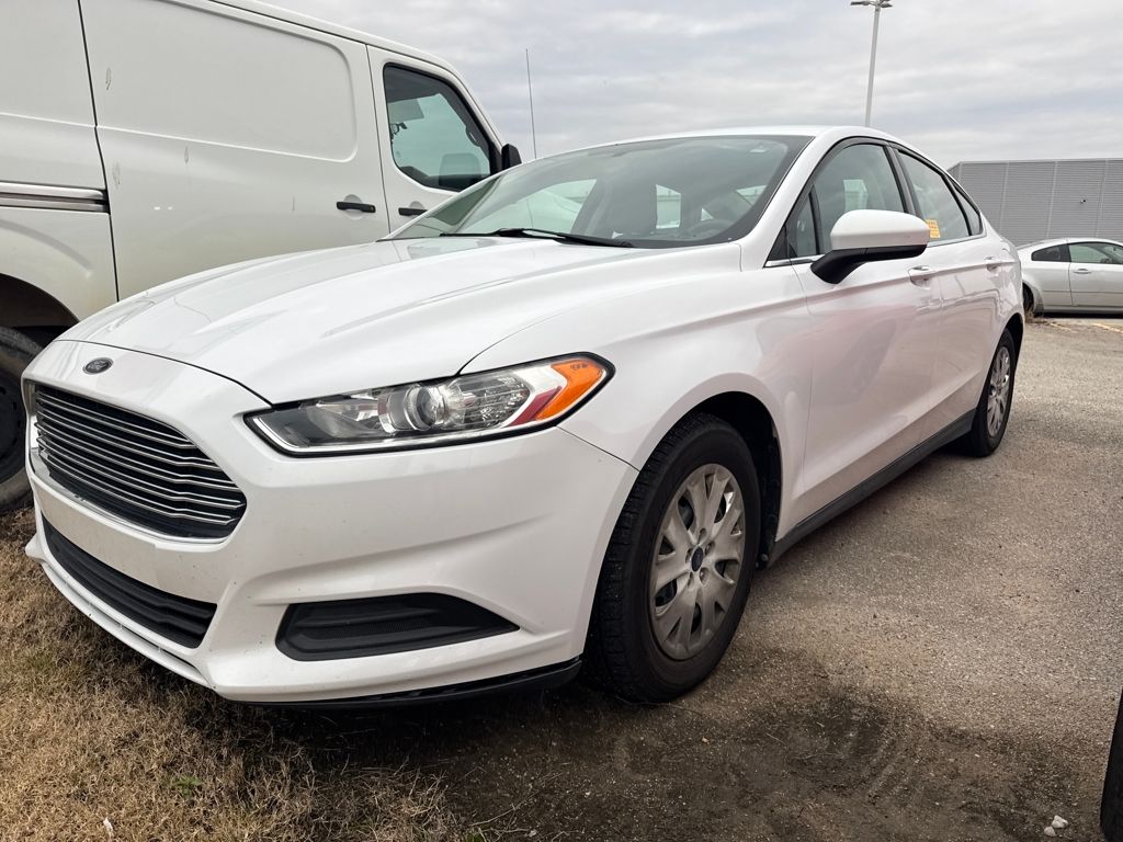 2014 Ford Fusion S's photo