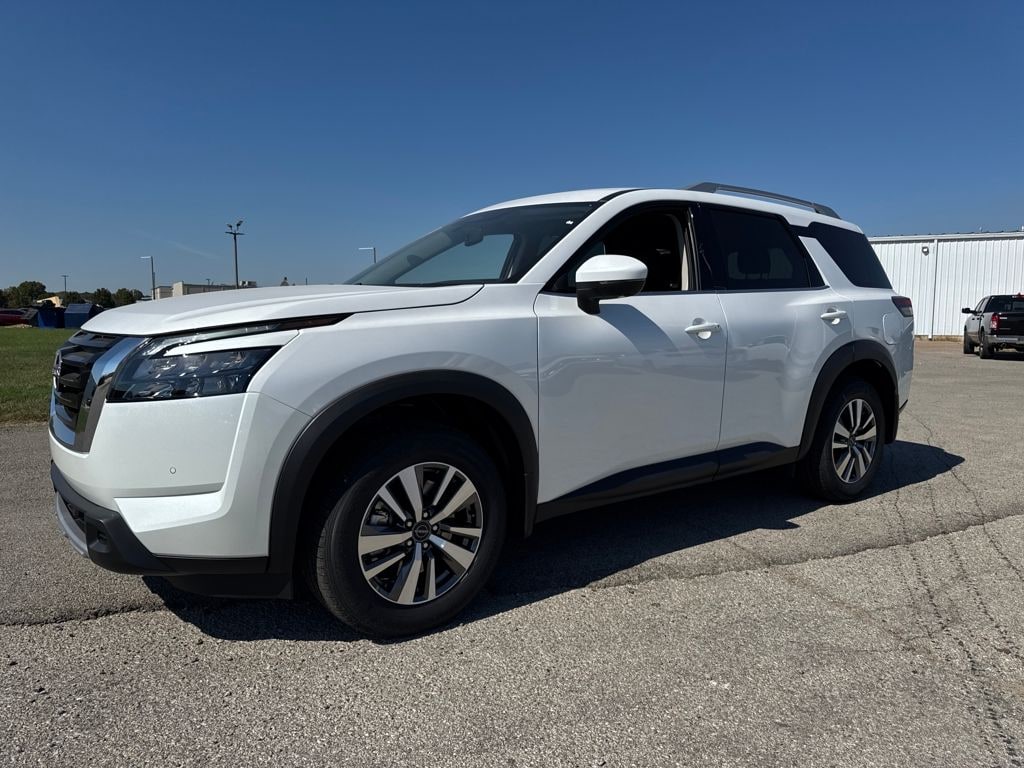 New 2025 Nissan Pathfinder SL SUV