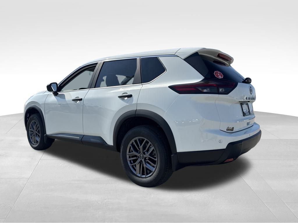 2025 Nissan Rogue S photo 3