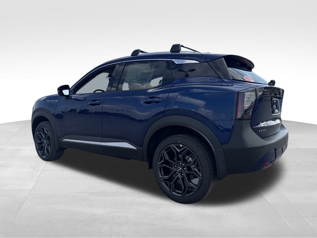 2026 Nissan Kicks SR photo 3