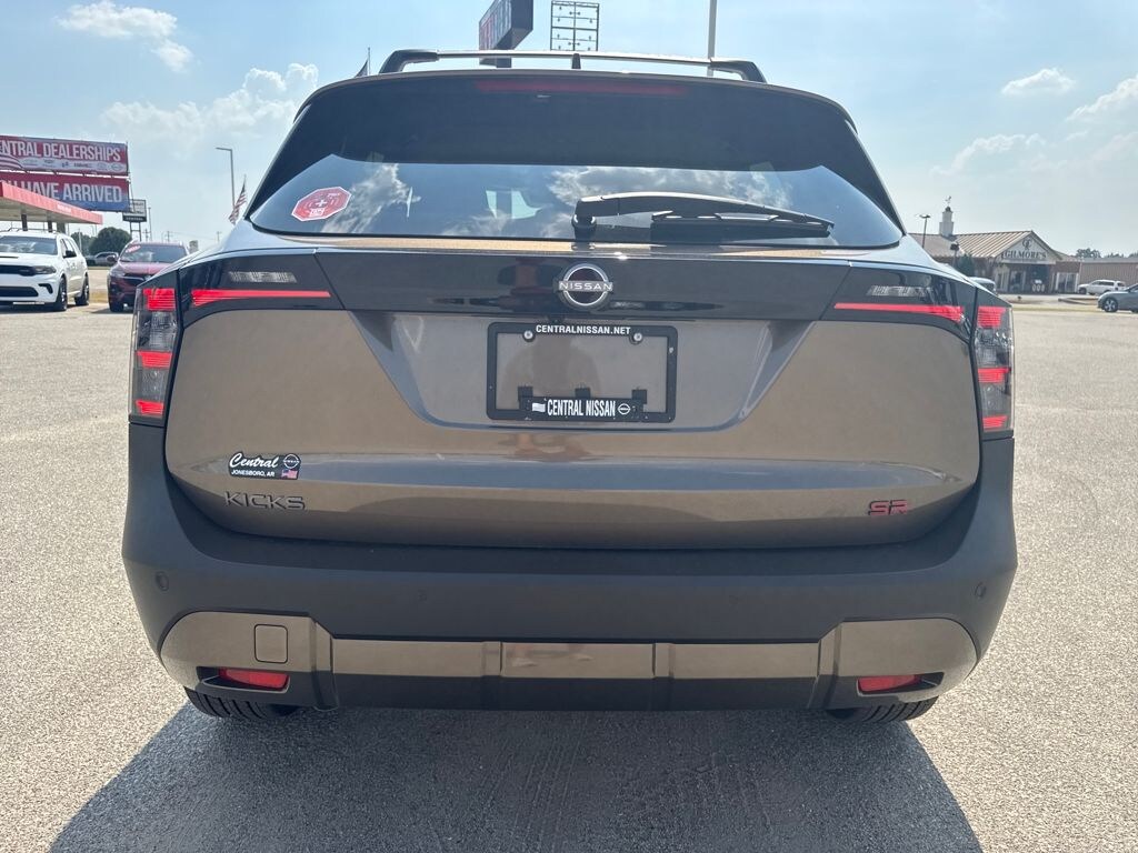 New 2026 Nissan Kicks SR SUV
