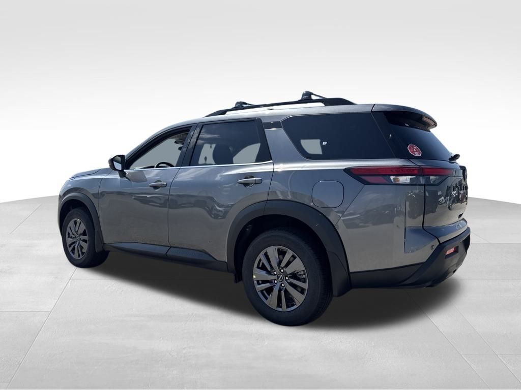 2025 Nissan Pathfinder SV photo 3