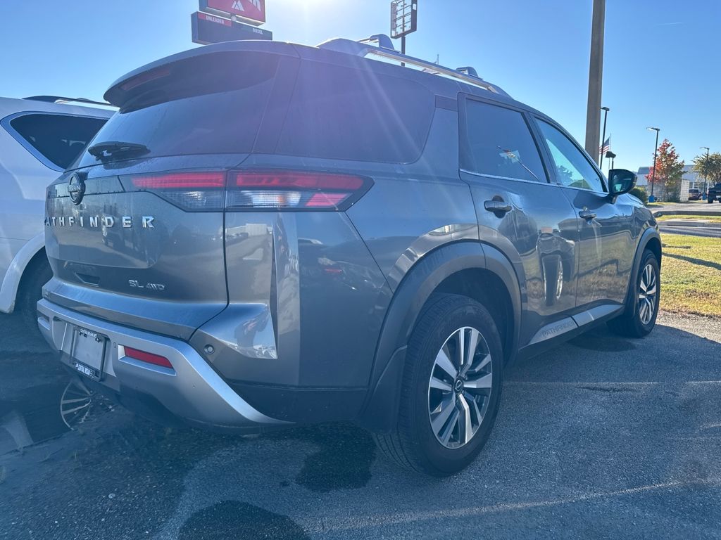 2024 Nissan Pathfinder SL photo 4