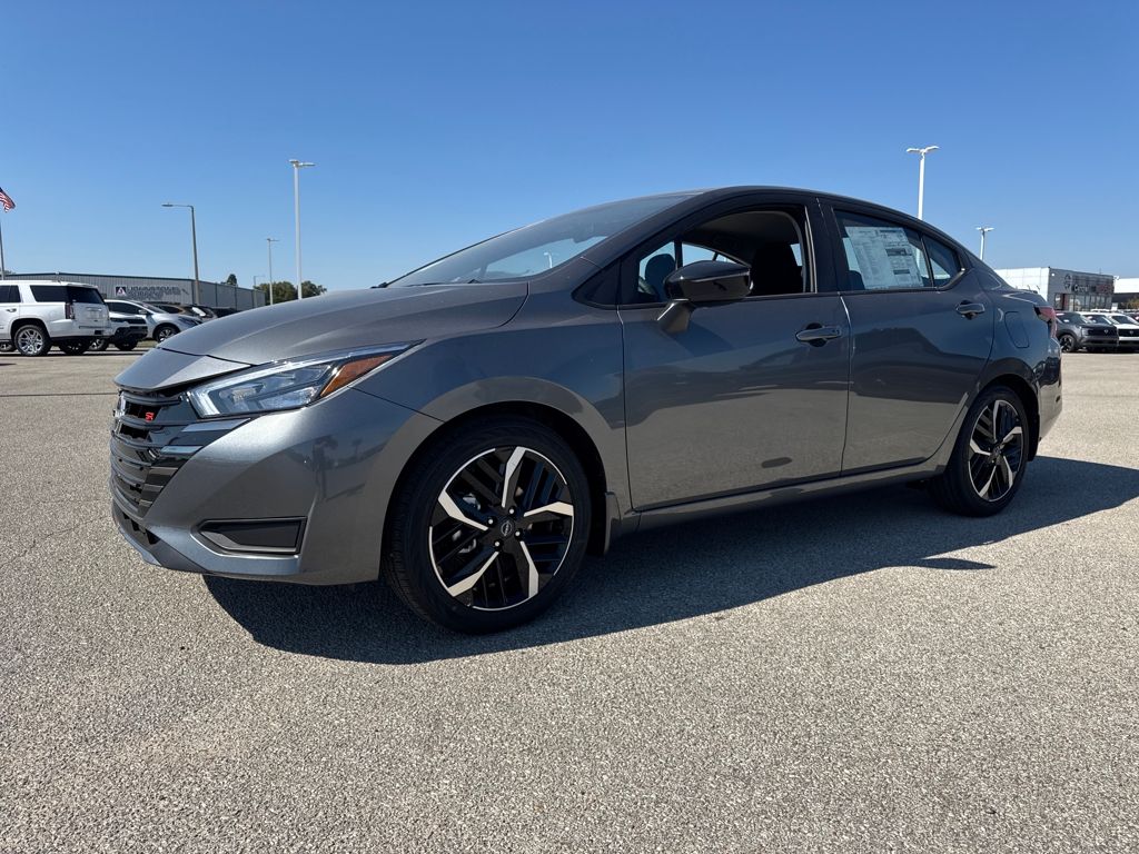 2025 Nissan Versa Sedan SR's photo