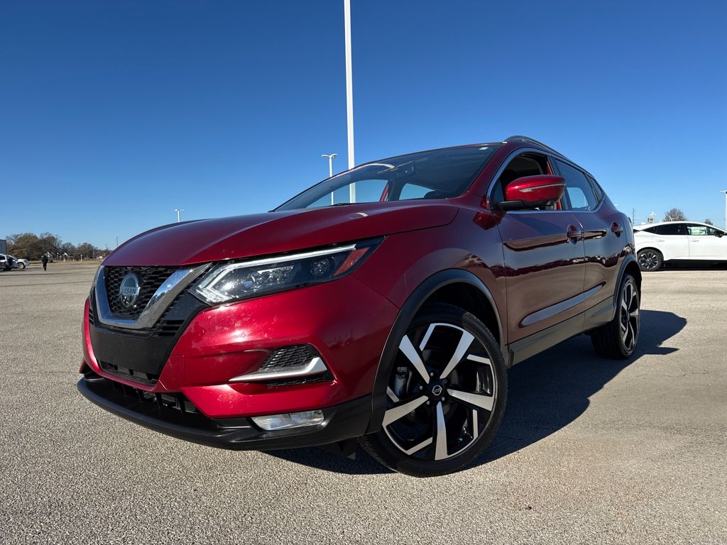 2022 Nissan Rogue Sport SL's photo