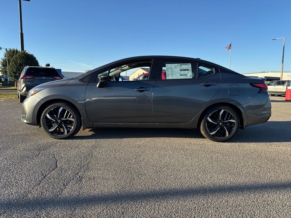 New 2025 Nissan Versa 1.6 SR Sedan