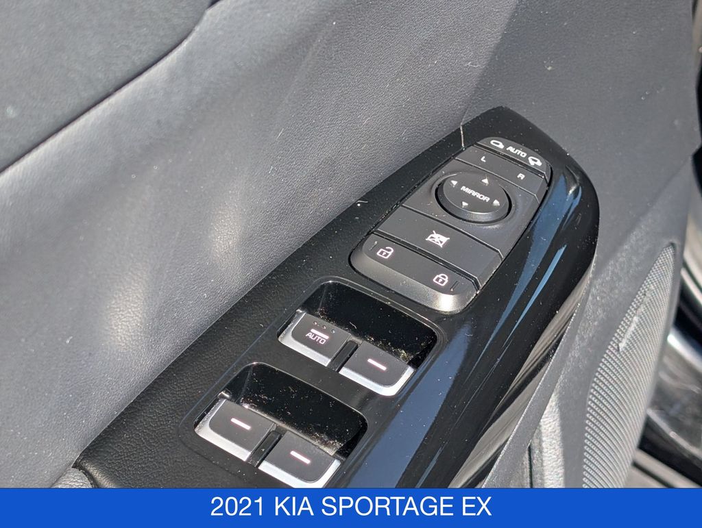 2021 Kia Sportage EX - Photo 12