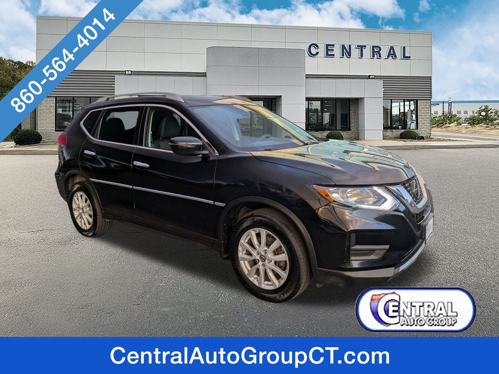 2019 Nissan Rogue SV's photo