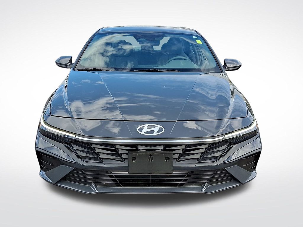 2024 Hyundai Elantra SEL photo 2