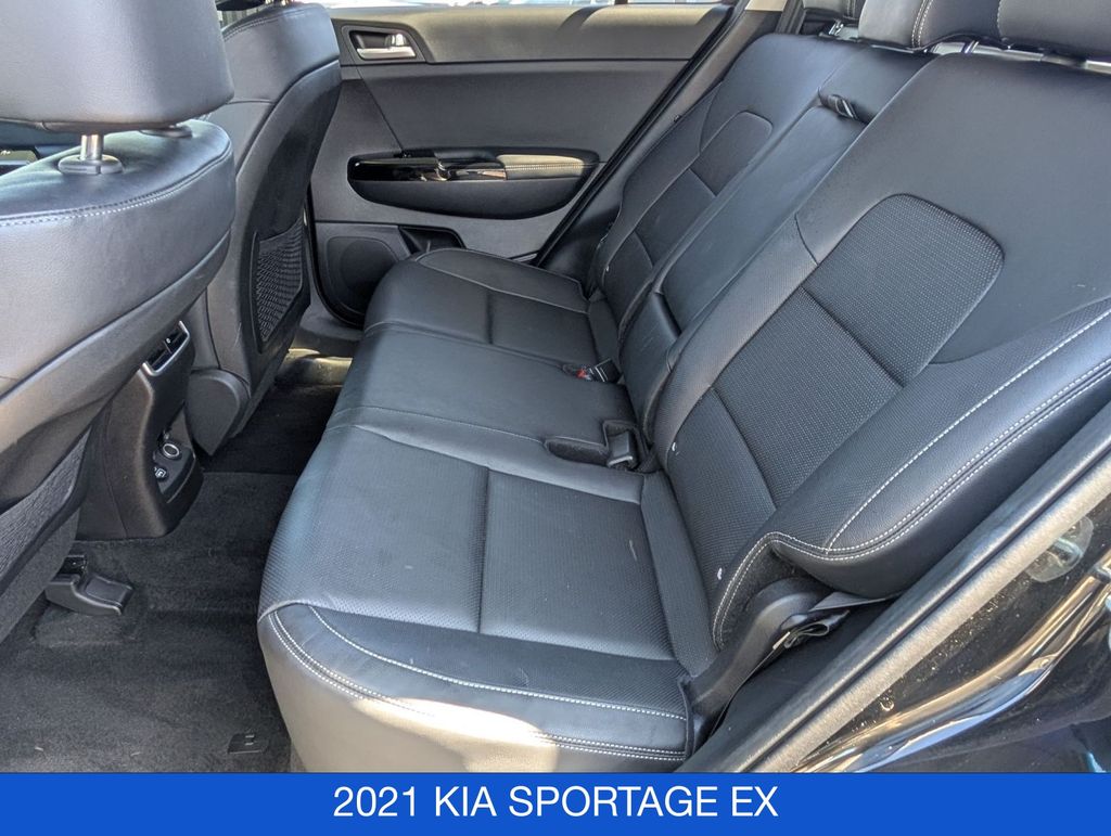 2021 Kia Sportage EX - Photo 17