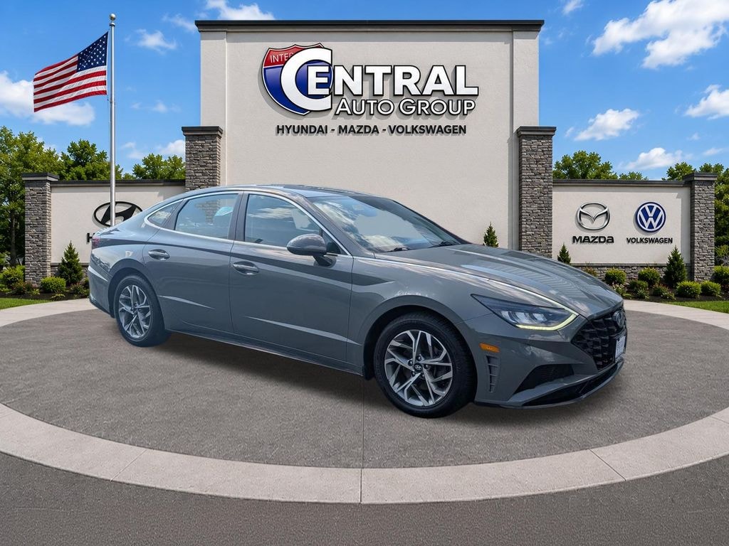 Used 2023 Hyundai Sonata SEL Sedan
