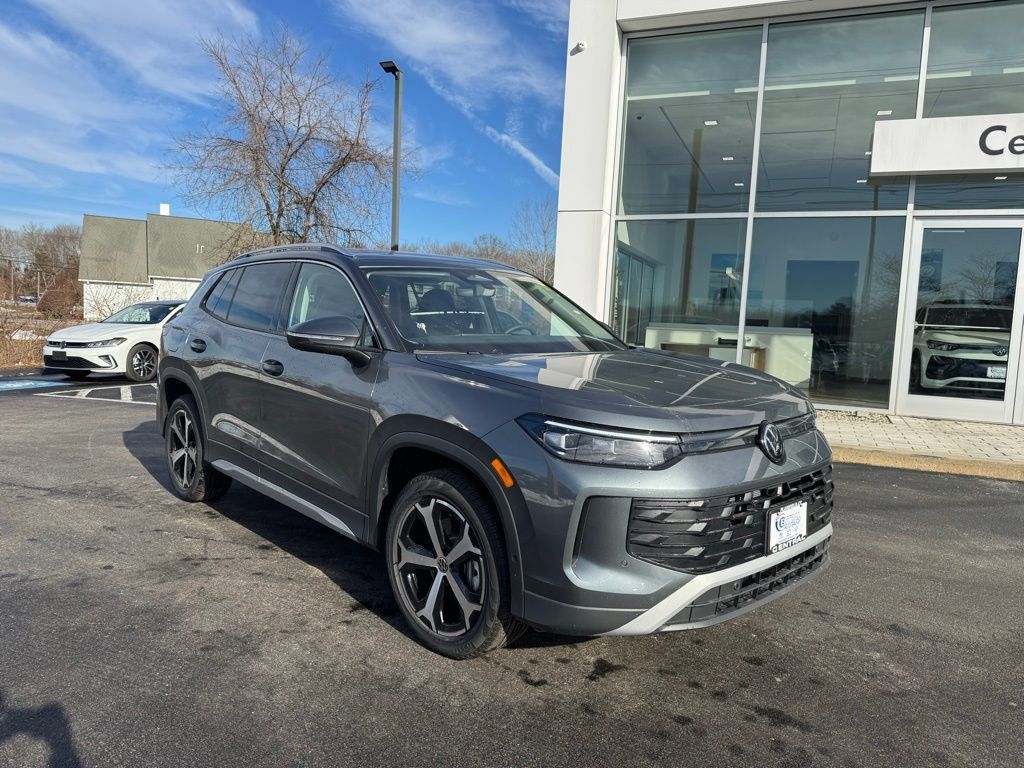 2026 Volkswagen Tiguan SE's photo