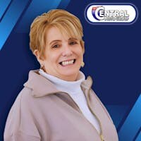 Staff member Karen Smat from ID_797f7450f66e