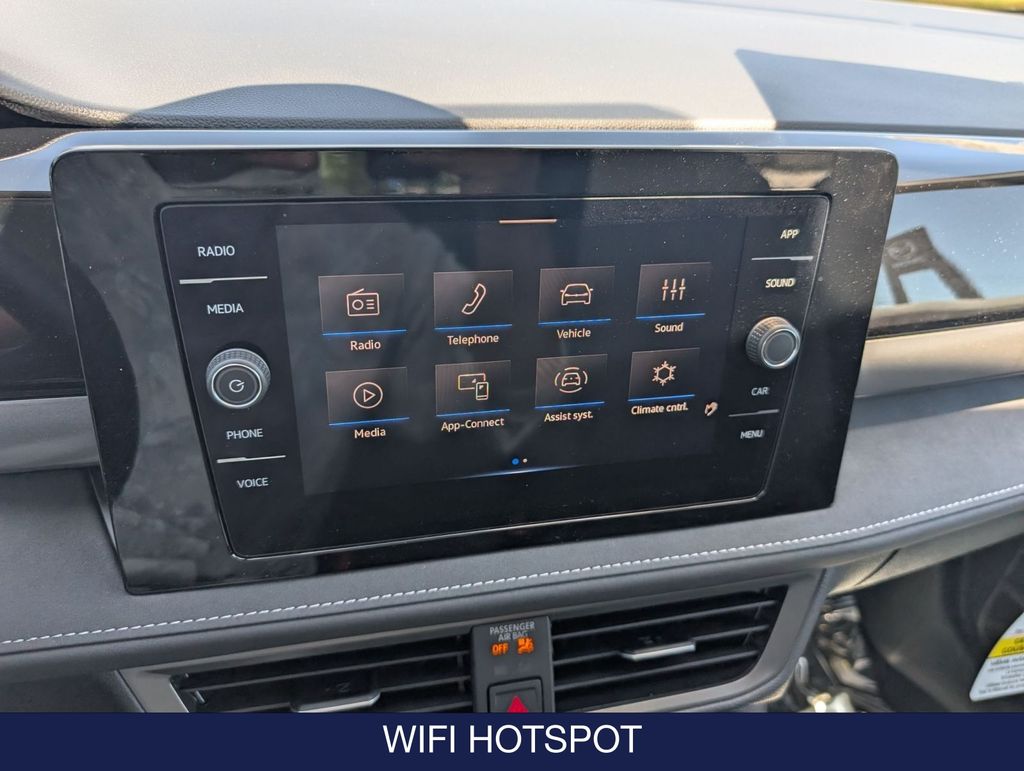 2026 Volkswagen Taos SE Black - Photo 24