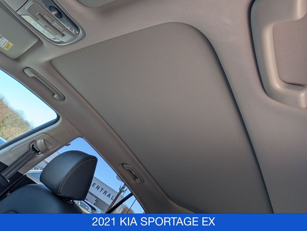 2021 Kia Sportage EX - Photo 16